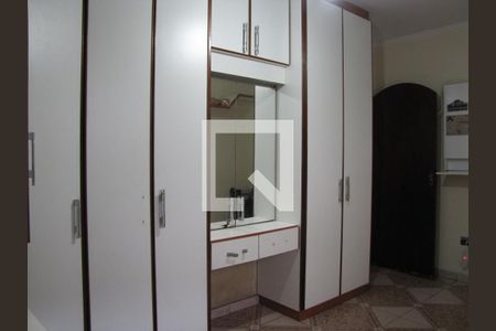 Casa à venda com 200m², 4 quartos e 2 vagasQuarto 2