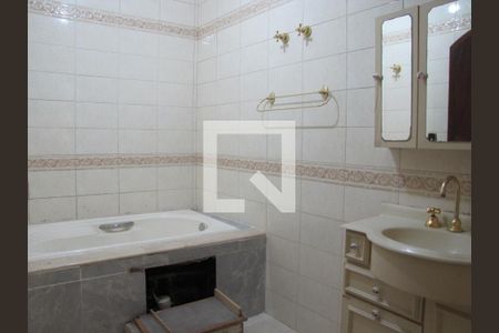 Casa à venda com 200m², 4 quartos e 2 vagasBanheiro do Corredor