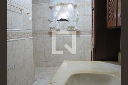 Casa à venda com 200m², 4 quartos e 2 vagasBanheiro Térreo