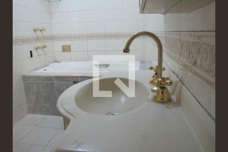 Casa à venda com 200m², 4 quartos e 2 vagasBanheiro do Corredor