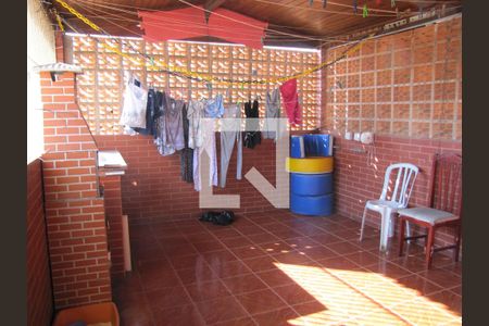 Casa à venda com 200m², 4 quartos e 2 vagasVaranda