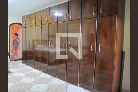 Casa à venda com 200m², 4 quartos e 2 vagasSuíte 1
