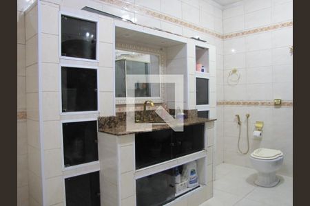 Casa à venda com 200m², 4 quartos e 2 vagasBanheiro da Suíte