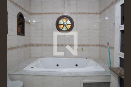 Casa à venda com 200m², 4 quartos e 2 vagasBanheiro da Suíte