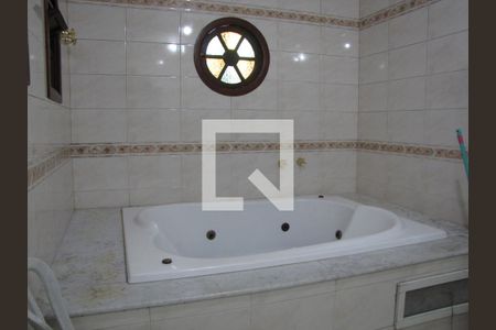 Casa à venda com 200m², 4 quartos e 2 vagasBanheiro da Suíte