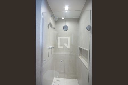Banheiro de kitnet/studio para alugar com 0 quarto, 29m² em Itaim Bibi, São Paulo