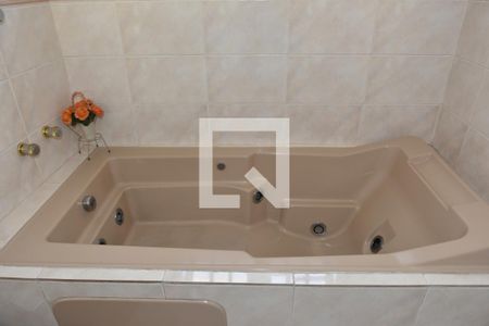 Casa à venda com 265m², 3 quartos e 2 vagasBanheiro da Suíte