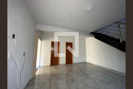 Sala 1 de casa à venda com 3 quartos, 300m² em Vicentina, São Leopoldo