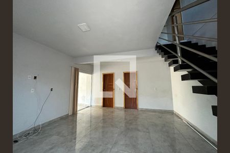 Sala 1 de casa à venda com 3 quartos, 300m² em Vicentina, São Leopoldo