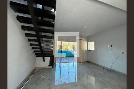 Sala 1 de casa à venda com 3 quartos, 300m² em Vicentina, São Leopoldo