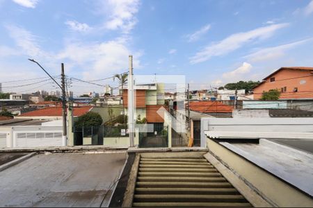 Vista de casa à venda com 3 quartos, 142m² em Vila Invernada, São Paulo