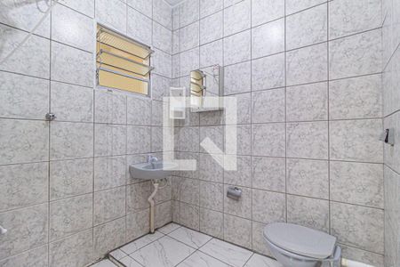 Banheiro de casa para alugar com 1 quarto, 70m² em Vila Dirce, Carapicuíba
