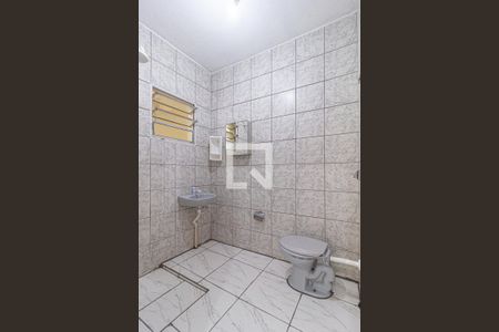 Banheiro de casa para alugar com 1 quarto, 70m² em Vila Dirce, Carapicuíba