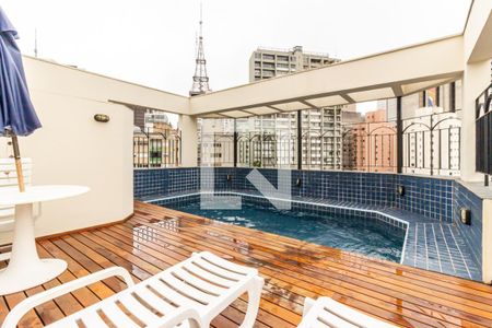Apartamento para alugar com 90m², 1 quarto e 2 vagasÁrea Comum - Piscina
