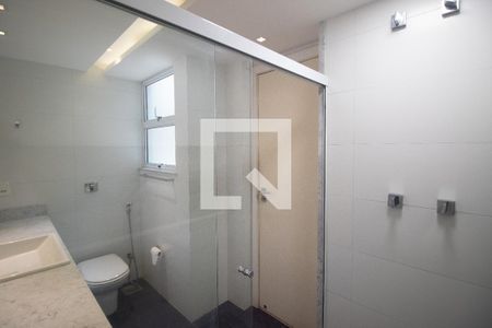 Apartamento à venda com 210m², 3 quartos e 1 vagaBanheiro da Suíte