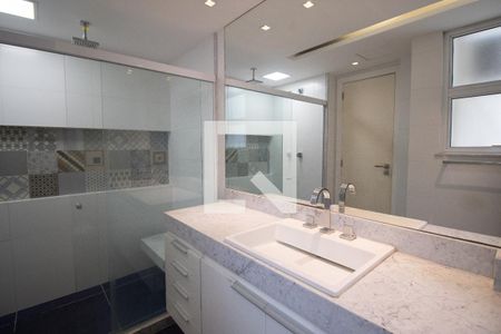 Apartamento à venda com 210m², 3 quartos e 1 vagaBanheiro da Suíte