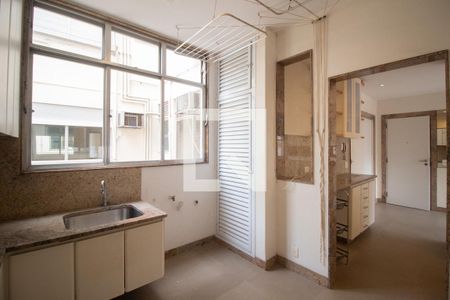 Apartamento à venda com 210m², 3 quartos e 1 vagaÁrea de serviço