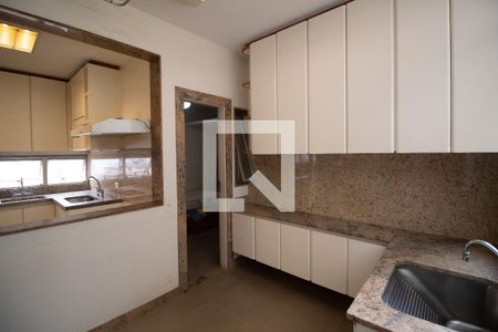Apartamento à venda com 210m², 3 quartos e 1 vagaÁrea de serviço