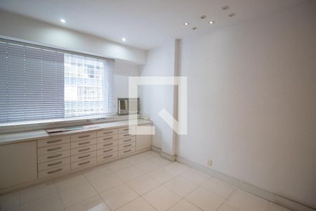 Quarto 1 de apartamento à venda com 3 quartos, 210m² em Copacabana, Rio de Janeiro