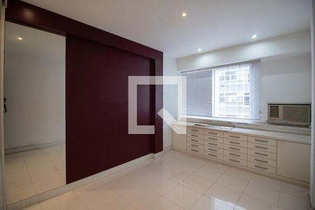 Apartamento à venda com 210m², 3 quartos e 1 vagaQuarto 1