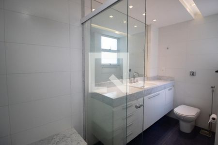 Apartamento à venda com 210m², 3 quartos e 1 vagaBanheiro da Suíte