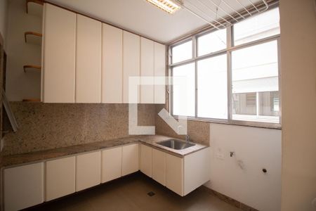 Apartamento à venda com 210m², 3 quartos e 1 vagaÁrea de serviço