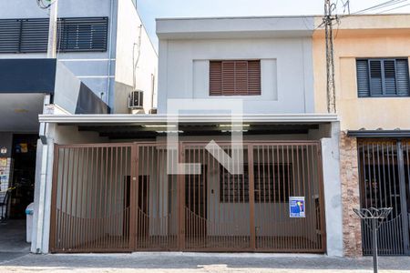 Casa para alugar com 78m², 2 quartos e 1 vaga Casa para alugar com 78m², 2 quartos e 1 vagaFachada