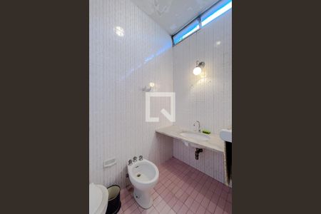 Casa à venda com 153m², 3 quartos e 4 vagasBanheiro Social