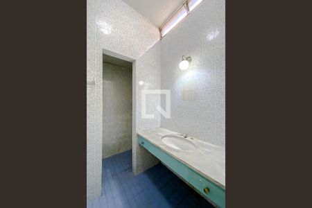 Casa à venda com 153m², 3 quartos e 4 vagasBanheiro do Quarto 2