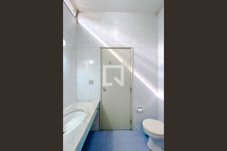 Casa à venda com 153m², 3 quartos e 4 vagasBanheiro do Quarto 2