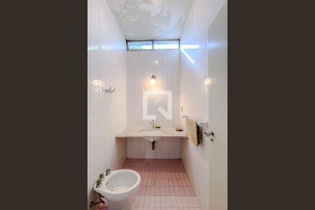 Casa à venda com 153m², 3 quartos e 4 vagasBanheiro Social