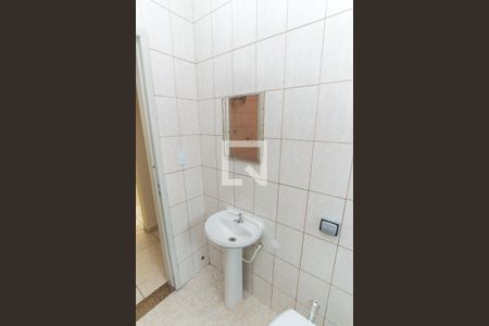 Casa de condomínio para alugar com 58m², 2 quartos e sem vaga Casa de condomínio para alugar com 58m², 2 quartos e sem vagaBanheiro