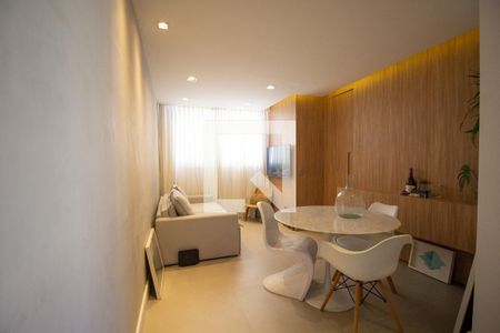 Sala de apartamento para alugar com 3 quartos, 52m² em Vargem Pequena, Rio de Janeiro