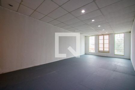 Casa para alugar com 200m², 4 quartos e 4 vagasSótão