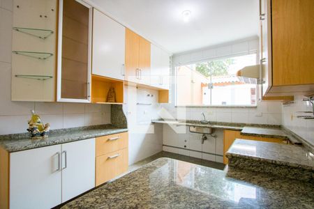 Casa para alugar com 200m², 4 quartos e 4 vagasCozinha