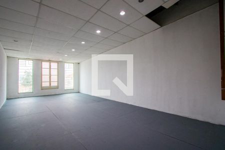 Casa para alugar com 200m², 4 quartos e 4 vagasSótão