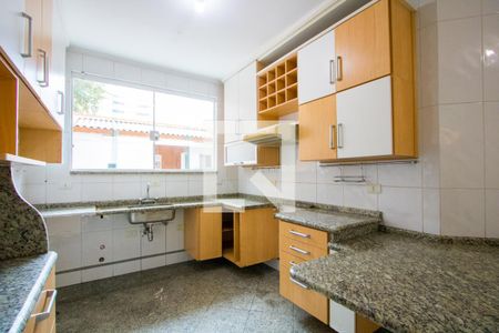 Casa para alugar com 200m², 4 quartos e 4 vagasCozinha