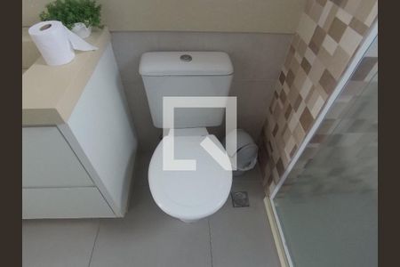 Apartamento à venda com 71m², 2 quartos e 2 vagasBanheiro da Suíte