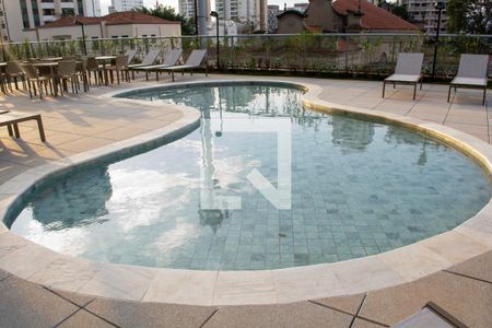 Apartamento à venda com 184m², 3 quartos e 3 vagas Apartamento à venda com 184m², 3 quartos e 3 vagasÁrea comum - Piscina