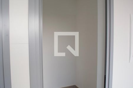 Apartamento à venda com 184m², 3 quartos e 3 vagas Apartamento à venda com 184m², 3 quartos e 3 vagasQuarto de Serviço