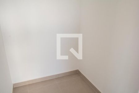 Apartamento à venda com 184m², 3 quartos e 3 vagas Apartamento à venda com 184m², 3 quartos e 3 vagasQuarto de Serviço