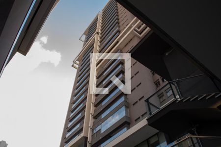 Apartamento à venda com 184m², 3 quartos e 3 vagas Apartamento à venda com 184m², 3 quartos e 3 vagasFachada do bloco