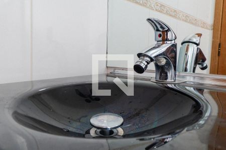 Apartamento à venda com 65m², 2 quartos e 1 vagaBanheiro Detalhe