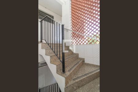 Apartamento para alugar com 30m², 1 quarto e 1 vagaEscadas - Entrada