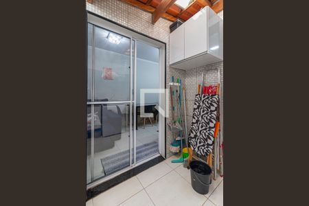 Apartamento à venda com 43m², 2 quartos e 1 vaga Apartamento à venda com 43m², 2 quartos e 1 vagaÁrea de Serviço