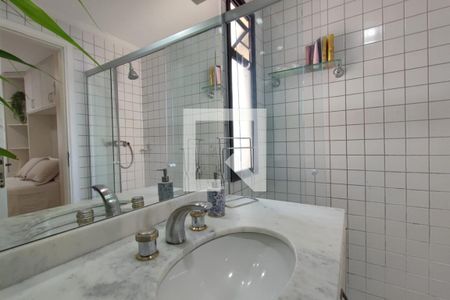 Apartamento à venda com 100m², 3 quartos e 2 vagas Apartamento à venda com 100m², 3 quartos e 2 vagasBanheiro Suíte