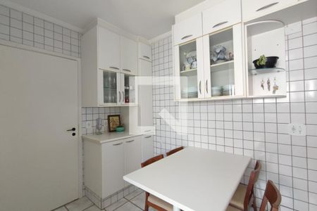 Apartamento à venda com 100m², 3 quartos e 2 vagas Apartamento à venda com 100m², 3 quartos e 2 vagasCozinha