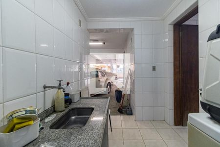 Casa à venda com 480m², 4 quartos e 8 vagas Casa à venda com 480m², 4 quartos e 8 vagasÁrea de Serviço
