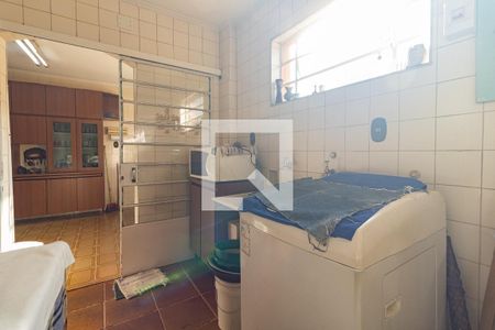 Casa à venda com 480m², 4 quartos e 8 vagas Casa à venda com 480m², 4 quartos e 8 vagasLavanderia