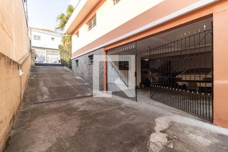 Casa à venda com 480m², 4 quartos e 8 vagas Casa à venda com 480m², 4 quartos e 8 vagasCorredor Lateral